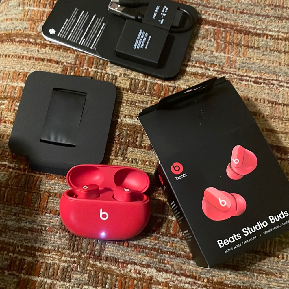 Red Beats Studio Buds